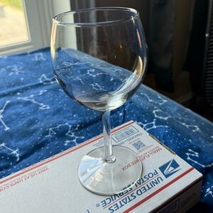 💜 Dainty Wine Glass